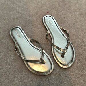 J.Crew size 7 gold flip flops